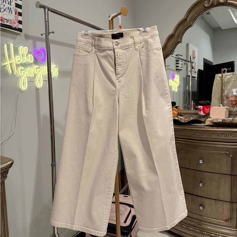 Banana Republic Women's Light Tan Barrel Jeans